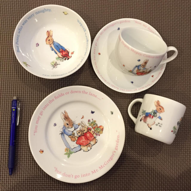 WEDGWOOD(ウェッジウッド)の値下げ☆新品未使用ウェッジウッド ★ピーターラビット食器★離乳食に キッズ/ベビー/マタニティの授乳/お食事用品(離乳食器セット)の商品写真