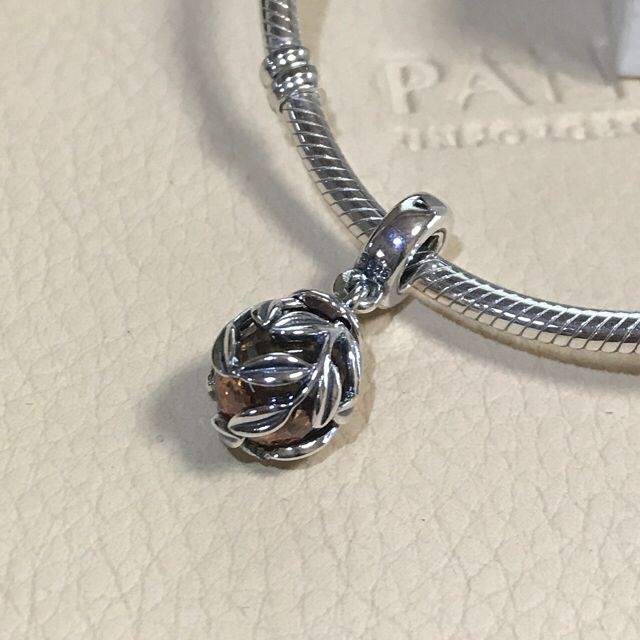 パンドラ PANDORA黄金の月桂樹の葉チャーム
