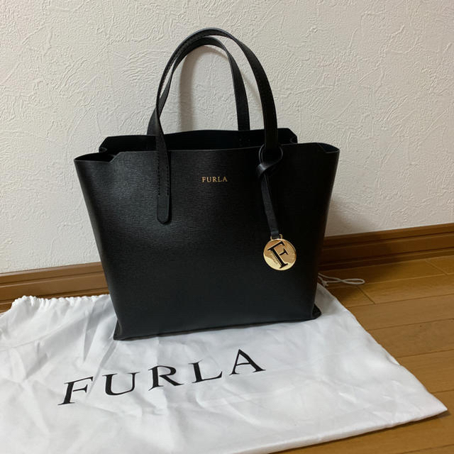 オープン式内側FURLA トートバッグ