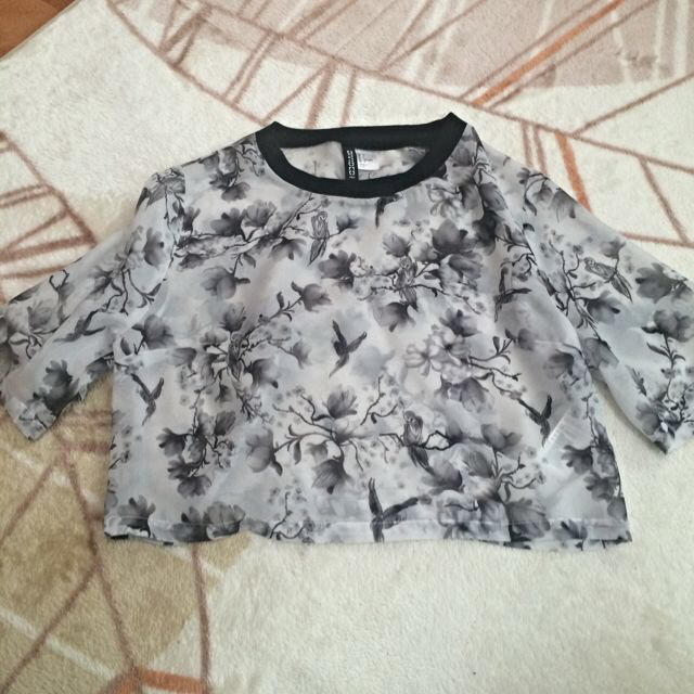 H&M(エイチアンドエム)のH&M トップス レディースのトップス(Tシャツ(半袖/袖なし))の商品写真