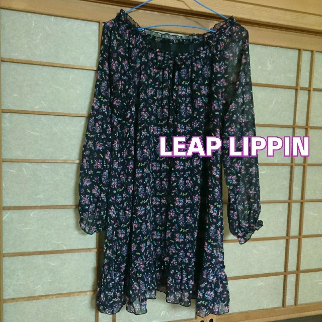 Leap Lippin(リープリッピン)の小花柄膝丈ワンピースリープリッピン レディースのワンピース(ひざ丈ワンピース)の商品写真