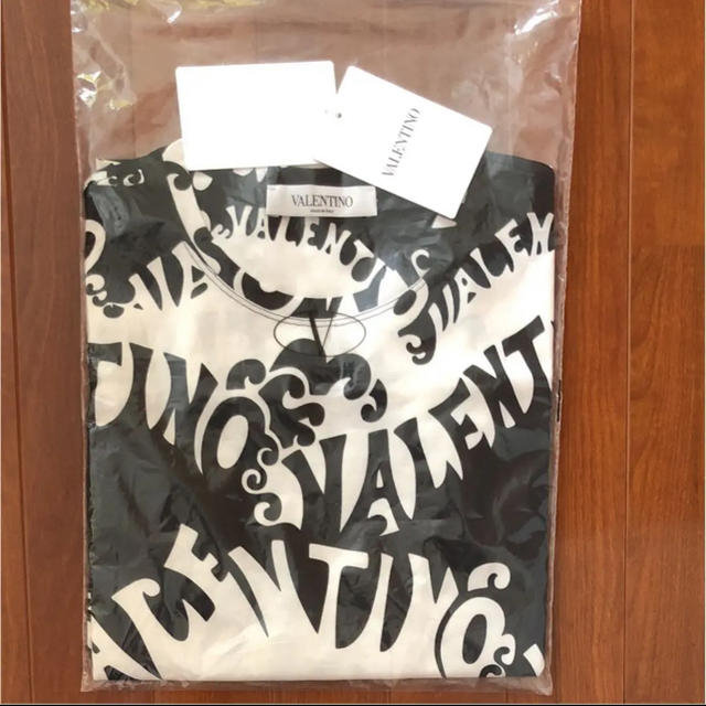 新品 Valentino Tシャツ　レディース