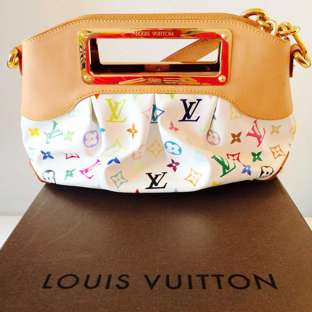 LOUIS VUITTON(ルイヴィトン)のLOUISVUITTON 大幅値下げ 年末出品価格 レディースのバッグ(ショルダーバッグ)の商品写真