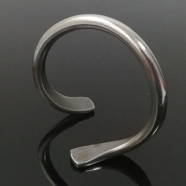 Georg Jensen(ジョージジェンセン)の希少 ジョージ ジェンセン ヴィンテージ シルバー ブレス OC67 レディースのアクセサリー(ブレスレット/バングル)の商品写真