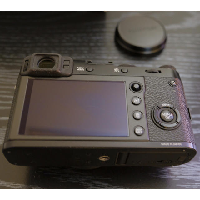 FUJIFILM X100F 高級コンパクトデジタルカメラ スマホ/家電/カメラのカメラ(コンパクトデジタルカメラ)の商品写真