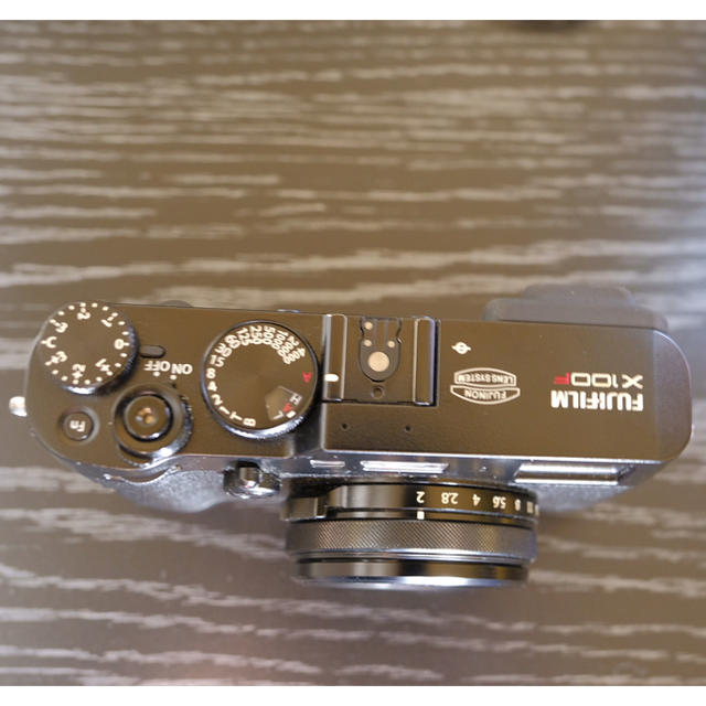 FUJIFILM X100F 高級コンパクトデジタルカメラ スマホ/家電/カメラのカメラ(コンパクトデジタルカメラ)の商品写真