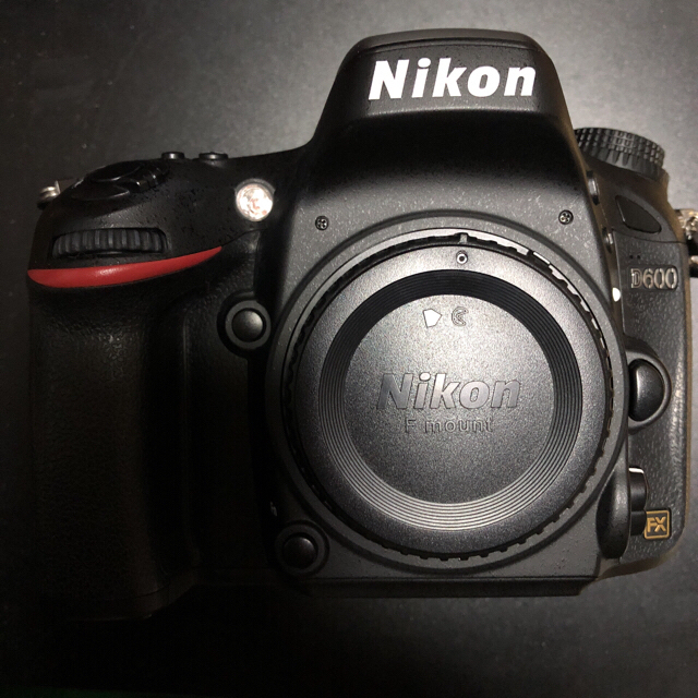 NIKON D600