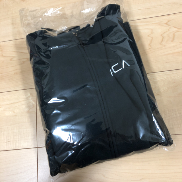 RVCA(ルーカ)の新品 RVCA テープロゴパーカー レディースのトップス(トレーナー/スウェット)の商品写真