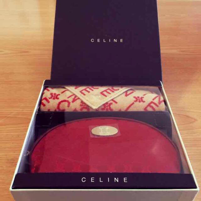 celine(セリーヌ)のCELINE♡ポーチ＆ハンカチセット レディースのファッション小物(ポーチ)の商品写真