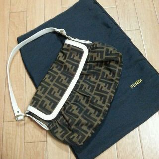 フェンディ(FENDI)のFENDI 鞄(ハンドバッグ)