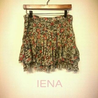 イエナ(IENA)の花柄フリルスカート(ミニスカート)