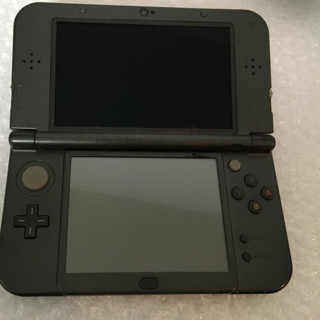 ニンテンドー3DS(ニンテンドー3DS)の New 3DSLL 本体 メタリックブラック エンタメ/ホビーのゲームソフト/ゲーム機本体(携帯用ゲーム機本体)の商品写真