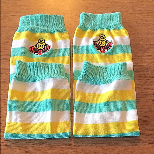 HYSTERIC GLAMOUR(ヒステリックグラマー)の新品 ✨ ヒステリックグラマー ✨ 子供用 レッグウォーマー ニット帽 スタイ キッズ/ベビー/マタニティのこども用ファッション小物(ベビースタイ/よだれかけ)の商品写真