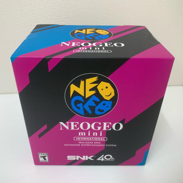 NEOGEO(ネオジオ)の送料込み NEOGEO mini 海外版 エンタメ/ホビーのゲームソフト/ゲーム機本体(家庭用ゲーム機本体)の商品写真