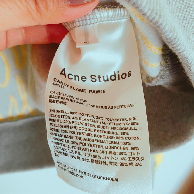 ACNE(アクネ)のAcne Studios トレーナー  レディースのトップス(トレーナー/スウェット)の商品写真