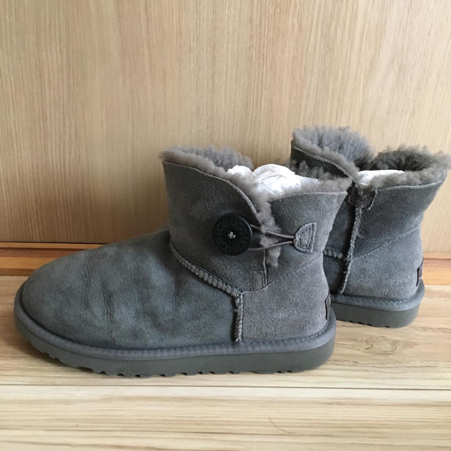 本日限定値下げ！美品♡ugg♡ムートンブーツ♡ショート♡ボタン♡23cm