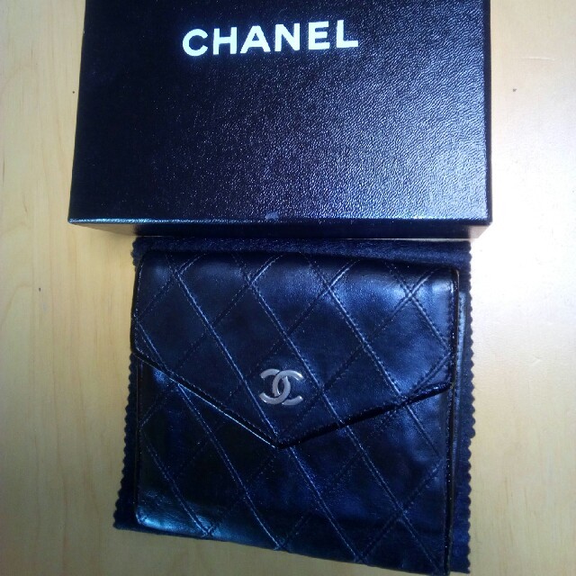 CHANEL(シャネル)のEmashさま専用です。シャネル　マトラッセ、ピコローレ　折財布　ダブルフェイス レディースのファッション小物(財布)の商品写真