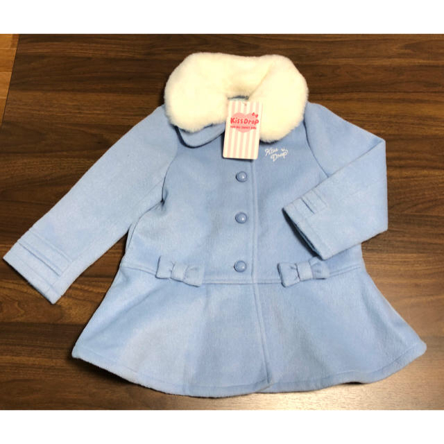 BeBe(ベベ)のmomo様専用！kissDrop キスドロップ  コート ファー リボン ブルー キッズ/ベビー/マタニティのキッズ服女の子用(90cm~)(ジャケット/上着)の商品写真