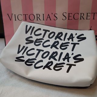 ヴィクトリアズシークレット(Victoria's Secret)の新品　ヴィクトリアシークレット　ポーチ(ポーチ)