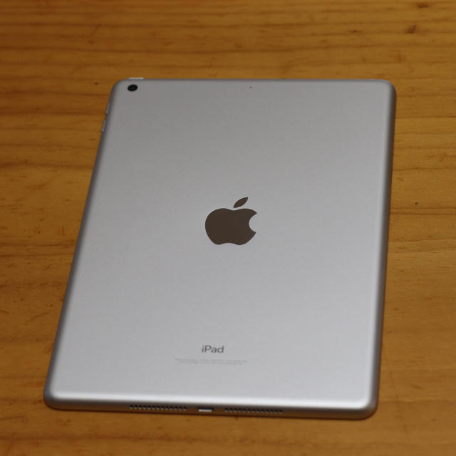 iPad 32GB シルバーの通販 by ごぼう天's shop｜アイパッドならラクマ - 新型 iPad 第6世代 限定品お得
