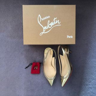 クリスチャンルブタン(Christian Louboutin)のChristian Louboutin ゴールドパンプス 37サイズ(ハイヒール/パンプス)