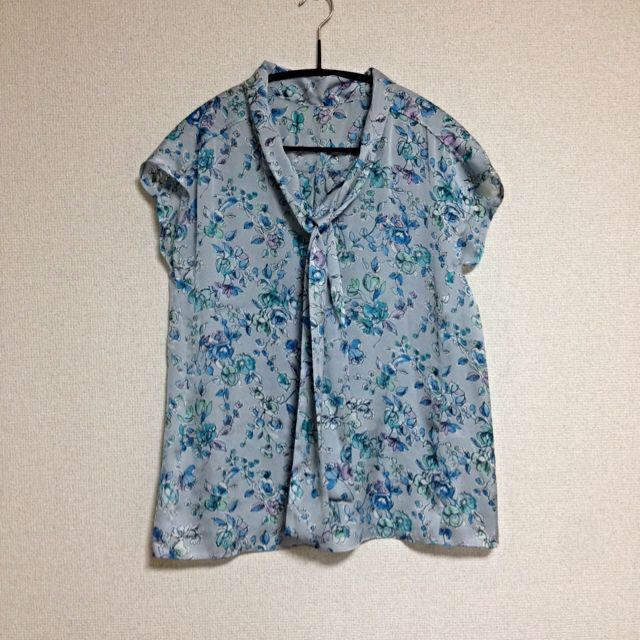 UNITED ARROWS(ユナイテッドアローズ)の花柄ブラウス♡ レディースのトップス(シャツ/ブラウス(半袖/袖なし))の商品写真