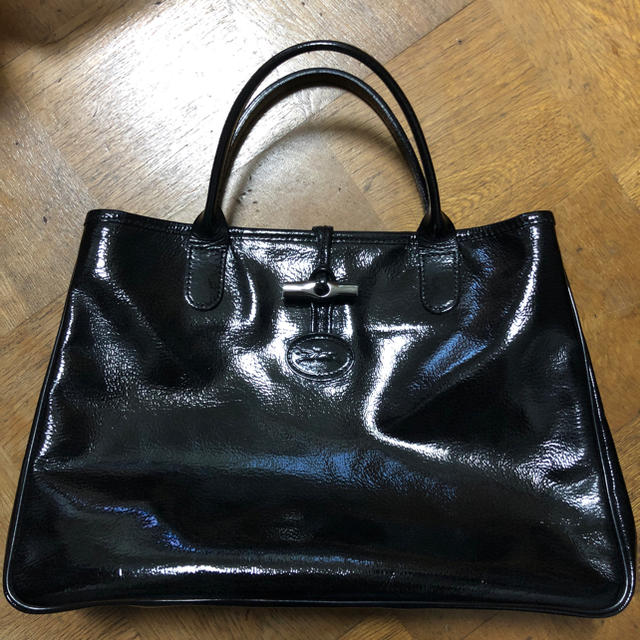 美品 ロンシャン LONGCHAMP エナメルバッグ ブラック