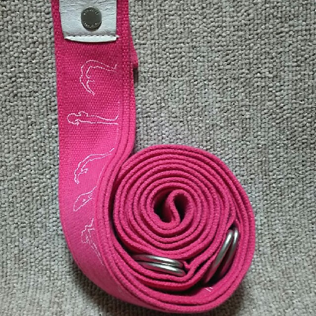 lululemon(ルルレモン)の新品ルルレモンヨガストラップベルトlululemonYogaピンク        スポーツ/アウトドアのトレーニング/エクササイズ(ヨガ)の商品写真