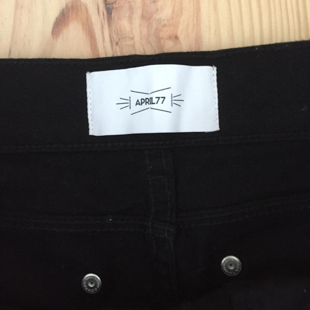 April77(エイプリルセブンティセブン)のエイプリル77 ブラックジーンズ JOEY メンズのパンツ(デニム/ジーンズ)の商品写真