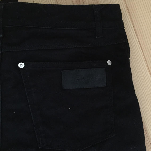 April77(エイプリルセブンティセブン)のエイプリル77 ブラックジーンズ JOEY メンズのパンツ(デニム/ジーンズ)の商品写真