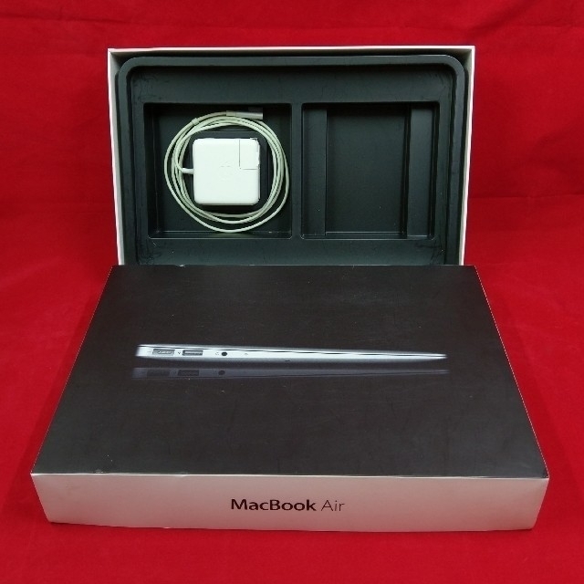 Mac (Apple)(マック)のApple MacBook Air Mid 2011 A1370 スマホ/家電/カメラのPC/タブレット(ノートPC)の商品写真