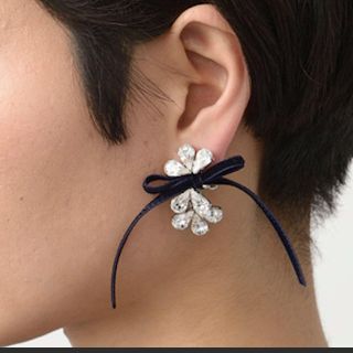 プティローブノアー(petite robe noire)のpetiterobenoire ビジューピアス(ピアス)