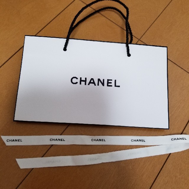 CHANEL(シャネル)のシャネル　紙袋 レディースのバッグ(ショップ袋)の商品写真