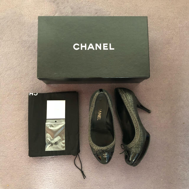 CHANEL(シャネル)のCHANEL リボンパンプス 37サイズ レディースの靴/シューズ(ハイヒール/パンプス)の商品写真