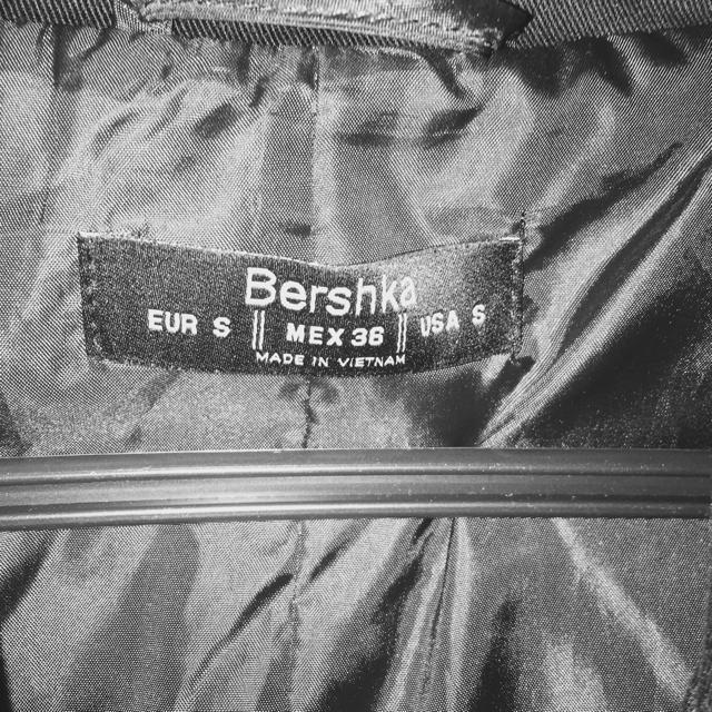 ZARA(ザラ)のbershka ステンカラーコート メンズのジャケット/アウター(ステンカラーコート)の商品写真