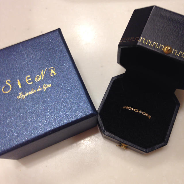 SIENAシエナ☆K10ダイヤモンド ☆透かしリング レディースのアクセサリー(リング(指輪))の商品写真
