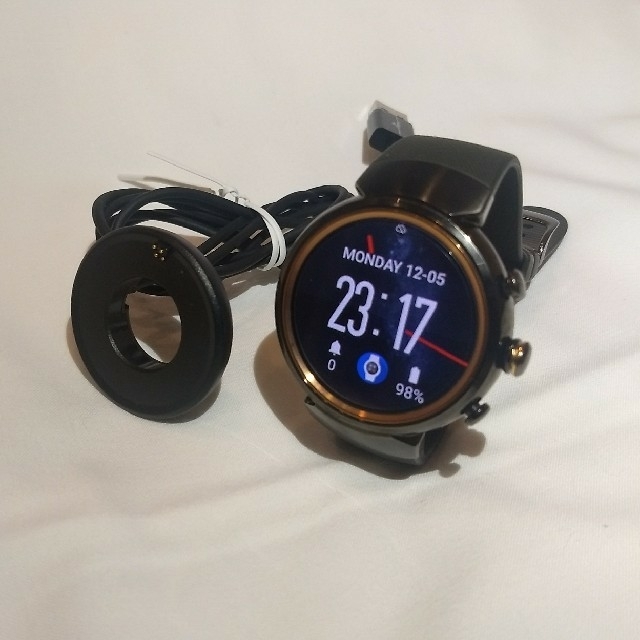 ASUS(エイスース)のASUS ZenWatch3 エイスース ゼンウォッチ3 スマホ/家電/カメラのスマートフォン/携帯電話(その他)の商品写真