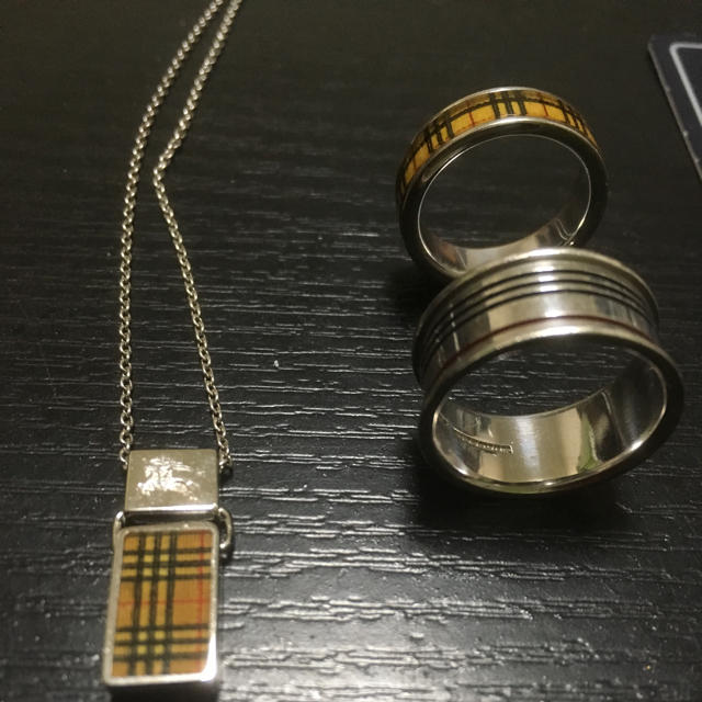 BURBERRY(バーバリー)のBURBERRY ネックレス 指輪２つ レディースのアクセサリー(ネックレス)の商品写真