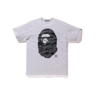 アベイシングエイプ(A BATHING APE)のＵＮＤＥＦＥＡＴＥＤ×ＢＡＰＥ　ＴＥＥ　アンディフィーテッド　×　ベイプ(Tシャツ/カットソー(半袖/袖なし))