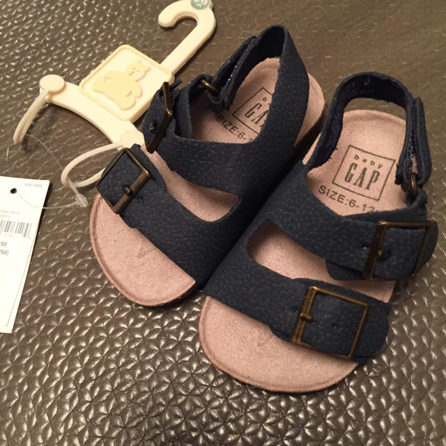 babyGAP(ベビーギャップ)の値下げ 早い者勝ち新品 ベビーギャップ サンダル キッズ/ベビー/マタニティのベビー靴/シューズ(~14cm)(サンダル)の商品写真