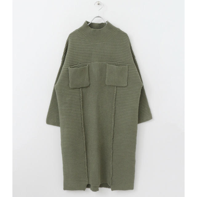 KBF(ケービーエフ)の新品▷KBF＊ダブルポケットBIGニットワンピース  KHAKI レディースのワンピース(ひざ丈ワンピース)の商品写真