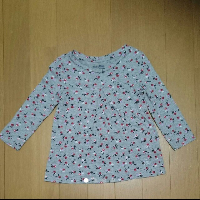 babyGAP(ベビーギャップ)のbaby gap 女の子用 ロンT 18～24 キッズ/ベビー/マタニティのキッズ服女の子用(90cm~)(Tシャツ/カットソー)の商品写真