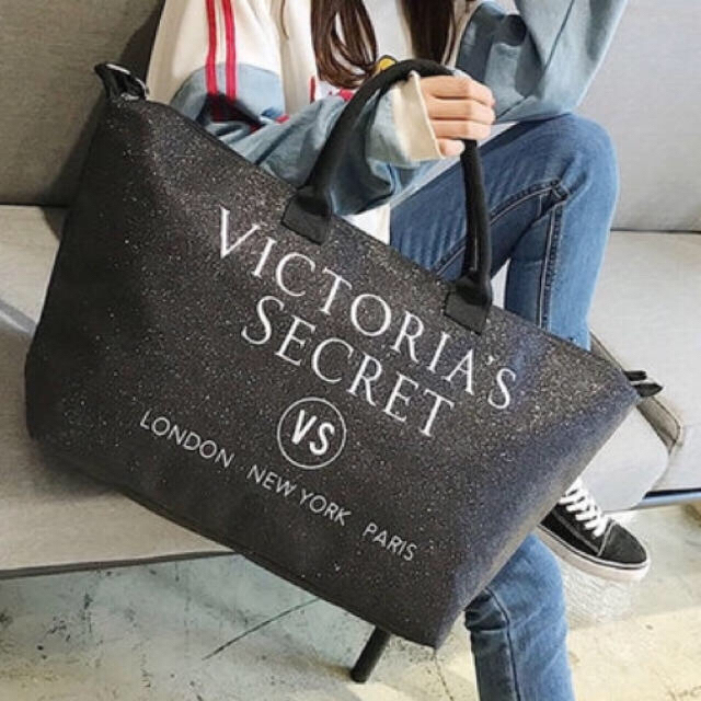 Victoria's Secret(ヴィクトリアズシークレット)のVICTORIA'S SECRET ビクシー トートバッグ ブラック レディースのバッグ(ボストンバッグ)の商品写真