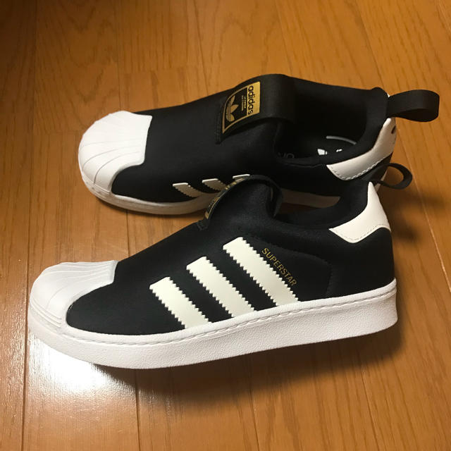 adidas(アディダス)のadidas スーパースター スリッポン  キッズ/ベビー/マタニティのキッズ靴/シューズ(15cm~)(スリッポン)の商品写真