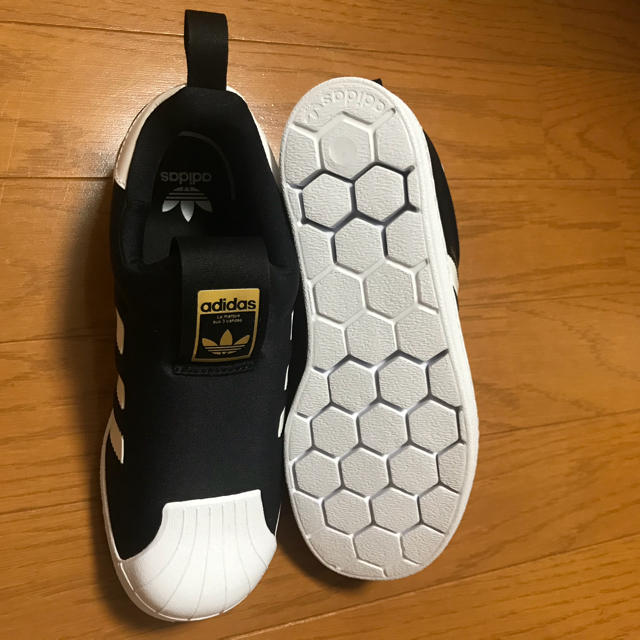 adidas(アディダス)のadidas スーパースター スリッポン  キッズ/ベビー/マタニティのキッズ靴/シューズ(15cm~)(スリッポン)の商品写真