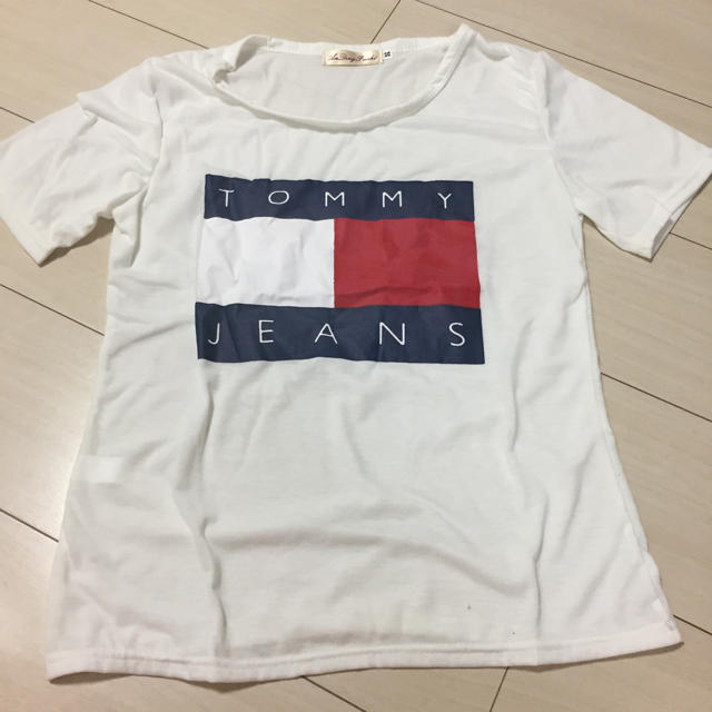 TOMMY HILFIGER(トミーヒルフィガー)のTシャツ レディースのトップス(Tシャツ(半袖/袖なし))の商品写真