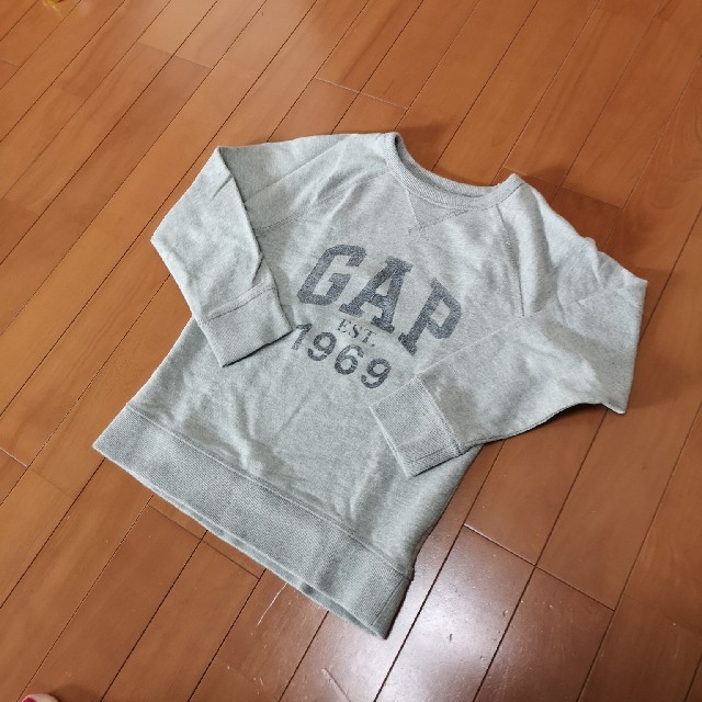 GAP(ギャップ)のGAP ギャップ　トレーナー　120cm キッズ/ベビー/マタニティのキッズ服男の子用(90cm~)(Tシャツ/カットソー)の商品写真