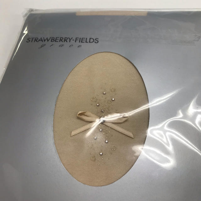 STRAWBERRY-FIELDS(ストロベリーフィールズ)の送料無料★新品STRAWBERRYFIELDSストッキング リボン ベージュ M レディースのレッグウェア(タイツ/ストッキング)の商品写真