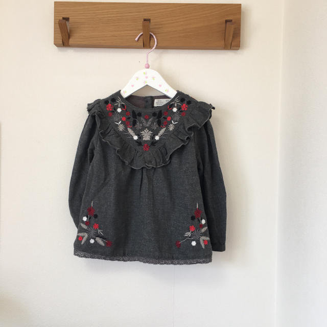 ZARA KIDS(ザラキッズ)のお取置き中 ZARA 刺繍チュニック2-3y キッズ/ベビー/マタニティのキッズ服女の子用(90cm~)(ブラウス)の商品写真