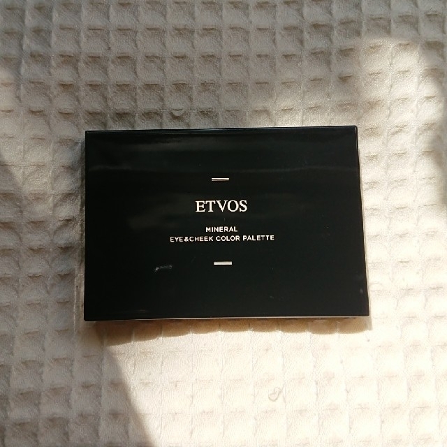 ETVOS(エトヴォス)のエトヴォス ミネラルアイ&チークカラーパレット コスメ/美容のベースメイク/化粧品(アイシャドウ)の商品写真